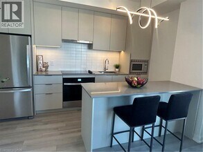 510-3079 TRAFALGAR Road in Oakville, ON - Building Photo - Building Photo