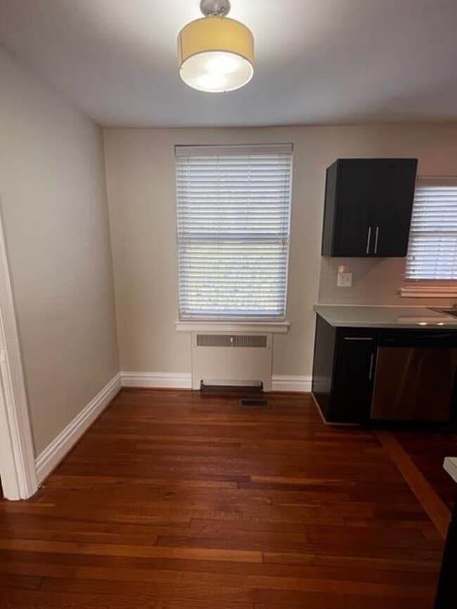 1108 W Friendly Ave, Unit 1 in Greensboro, NC - Building Photo - Building Photo