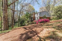 355 Westerhall Ct in Atlanta, GA - Building Photo - Building Photo