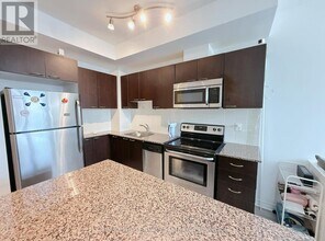 385-PH3385 Prince of Wales Dr in Mississauga, ON - Building Photo - Building Photo