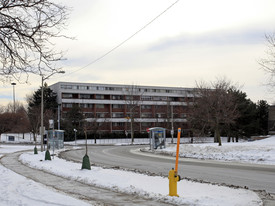 150 Leeward Glenway in Toronto, ON - Building Photo