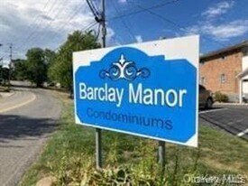 502 Barclay Manor, Unit 5B in Newburgh, NY - Building Photo
