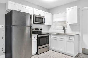 Updated 1bd Apartments in Hollywood, FL - Building Photo