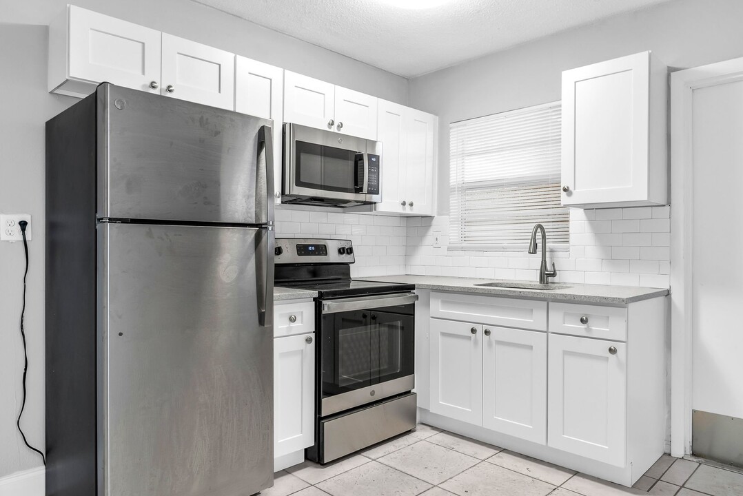 Updated 1bd Apartments in Hollywood, FL - Building Photo