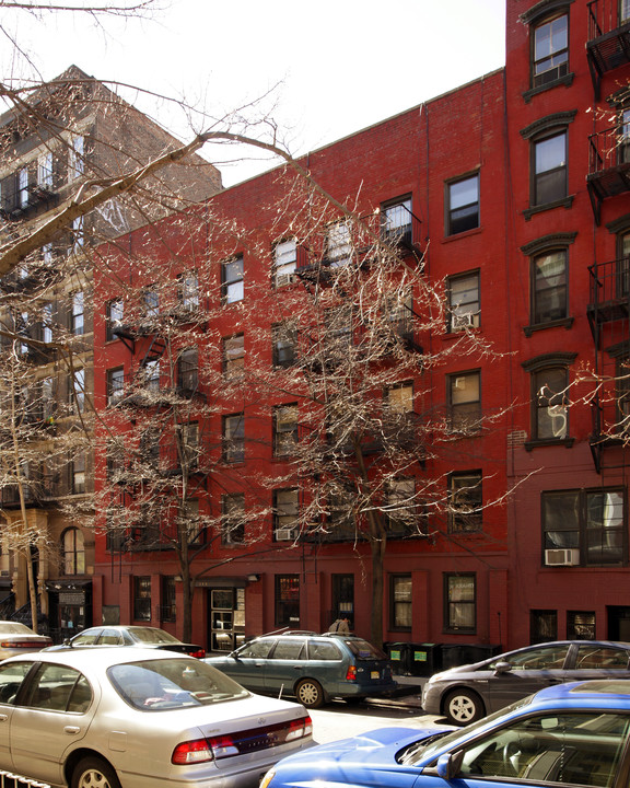 120 E 4th St in New York, NY - Foto de edificio