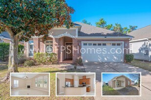 1558 Venice Ave in Fort Walton Beach, FL - Building Photo