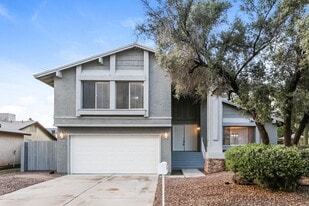 1635 E Apollo Rd in Phoenix, AZ - Building Photo