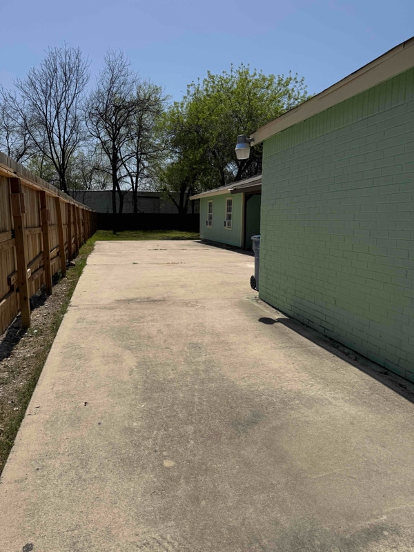 610 Fenfield Ave in San Antonio, TX - Building Photo - Building Photo