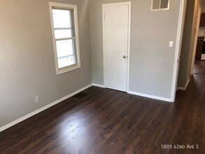 5809 42nd Ave S in Minneapolis, MN - Building Photo - Building Photo