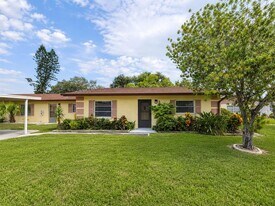 4614 Tippecanoe Trail in Sarasota, FL - Building Photo