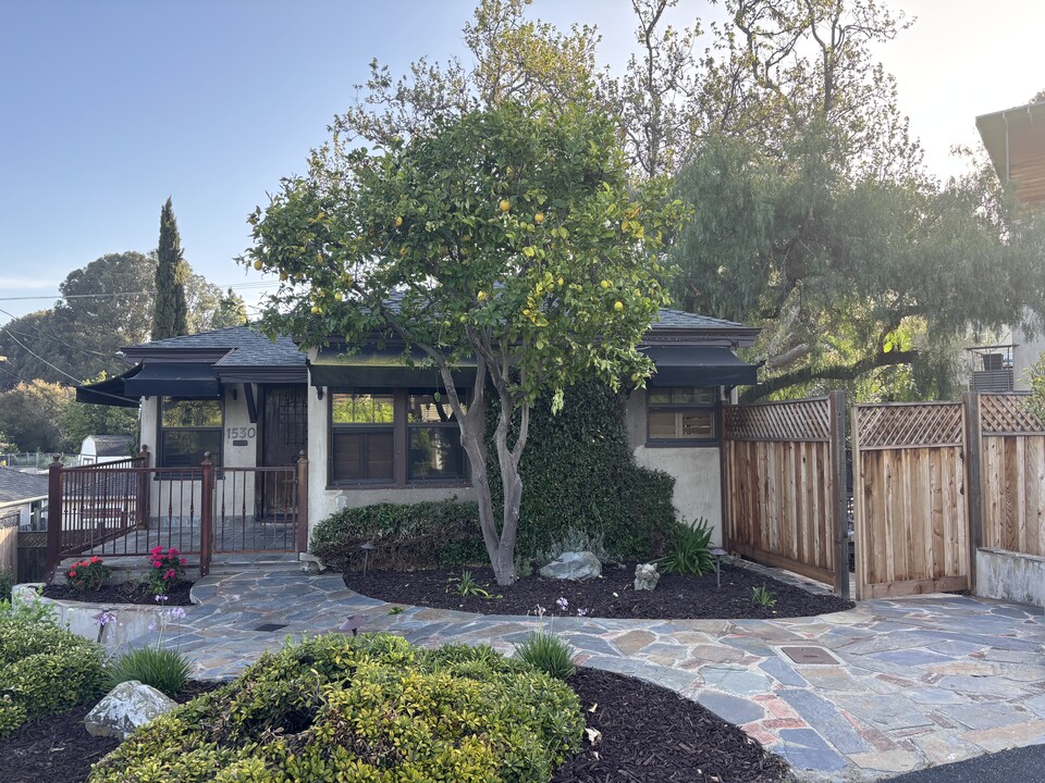 1530 Penny Ln in San Luis Obispo, CA - Foto de edificio