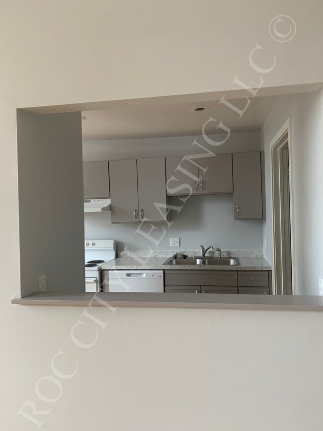 214-216-216 Andrews St in Rochester, NY - Building Photo - Building Photo