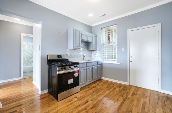 property at 7255 S Calumet Ave