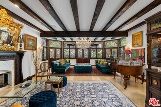 11247 Briarcliff Ln in Los Angeles, CA - Building Photo - Building Photo