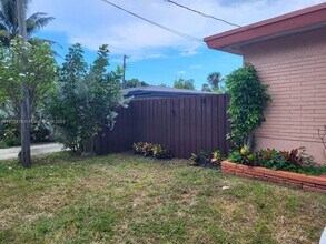1544 NW 6th Ave in Fort Lauderdale, FL - Foto de edificio - Building Photo