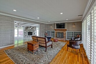7800 McConnell Ave in Los Angeles, CA - Building Photo - Building Photo