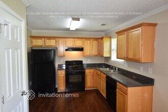 6942 Foxmoor Way in Douglasville, GA - Foto de edificio - Building Photo