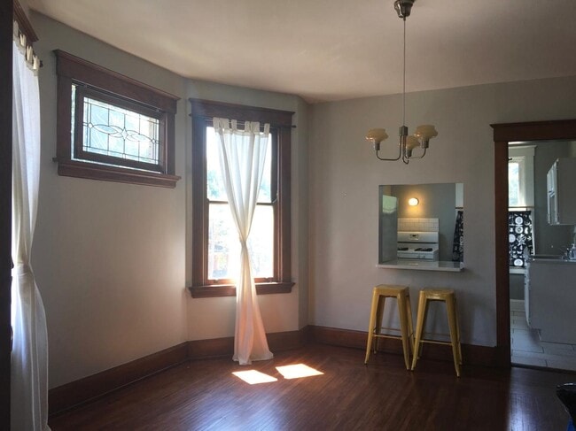1401 Chase Ave, Unit 2 in Cincinnati, OH - Building Photo - Building Photo