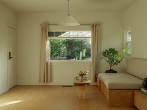 1807 Montana St, Unit 1 in Los Angeles, CA - Building Photo - Building Photo