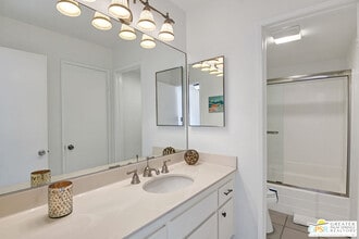 1552 S Camino Real in Palm Springs, CA - Building Photo - Building Photo