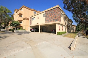 602 E Tujunga Ave Apartments