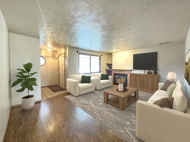 property at 6902 N Old Fort Dr