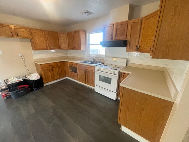 319 W 14th St in Scottsbluff, NE - Building Photo - Building Photo