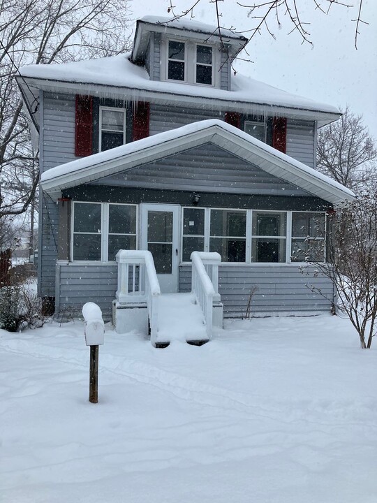 104 Melvin Ave in Liverpool, NY - Building Photo