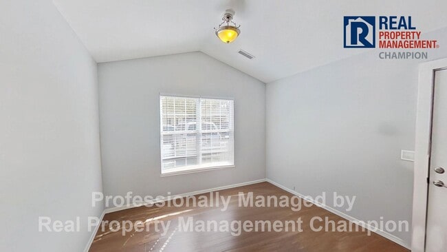 4241 Sunglow Dr in Wilmington, NC - Building Photo - Building Photo