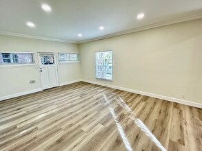 148 S Maple Dr, Unit A in Beverly Hills, CA - Building Photo - Building Photo