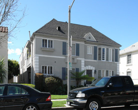 225 S Elm Dr in Beverly Hills, CA - Foto de edificio - Building Photo