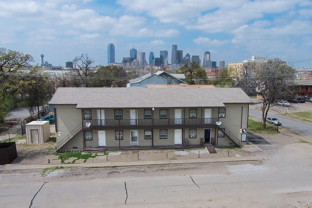 Holmes Apartments in Dallas, TX - Building Photo