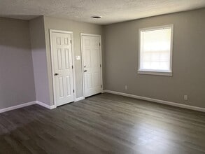 823 Rushmeade Rd, Unit L in Jackson, TN - Building Photo - Building Photo