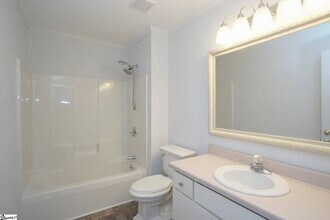 106 Greenapple Way in Simpsonville, SC - Building Photo - Building Photo