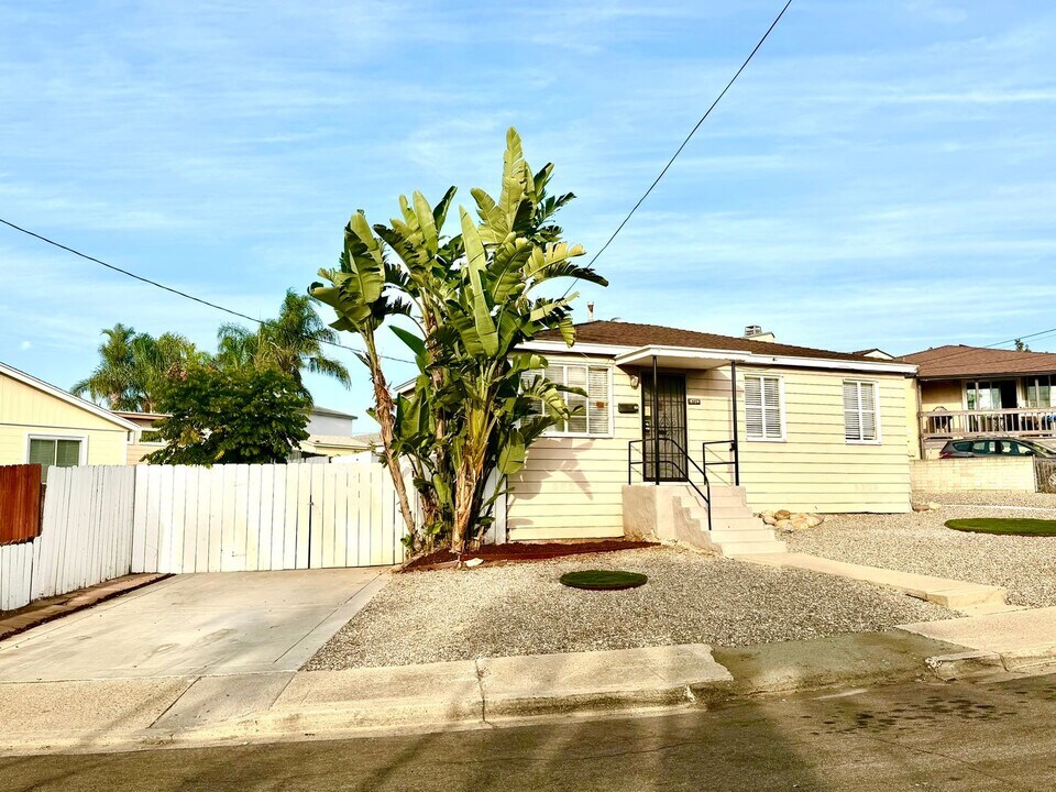 6724-6726 S Elman St in San Diego, CA - Building Photo