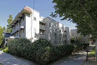 Crisler Apartments in Sacramento, CA - Foto de edificio - Building Photo