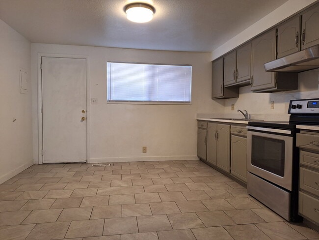 1110 S Graff Cir, Unit 1112