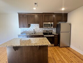 106 N Main St in Hopewell, VA - Building Photo - Building Photo