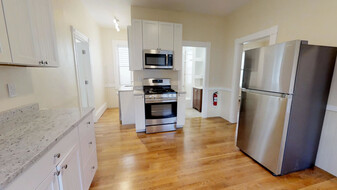 413 Washington St, Unit 2 in Cambridge, MA - Building Photo