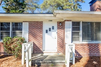 1380 Bolton Rd NW in Atlanta, GA - Building Photo - Building Photo