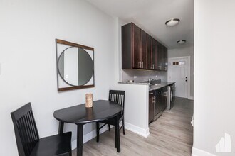 721 W Brompton Ave, Unit 2 in Chicago, IL - Building Photo - Building Photo