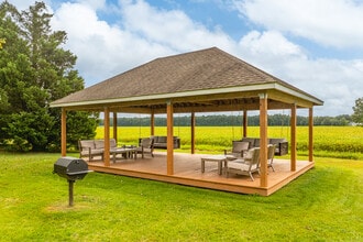 Woods Crossing Apartments in Cambridge, MD - Building Photo - Building Photo