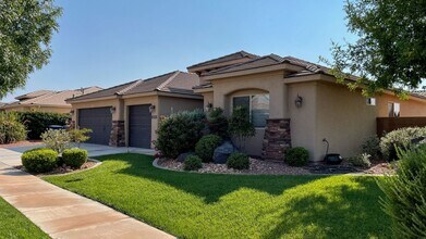 4068 Fortune Way in Washington, UT - Building Photo - Building Photo