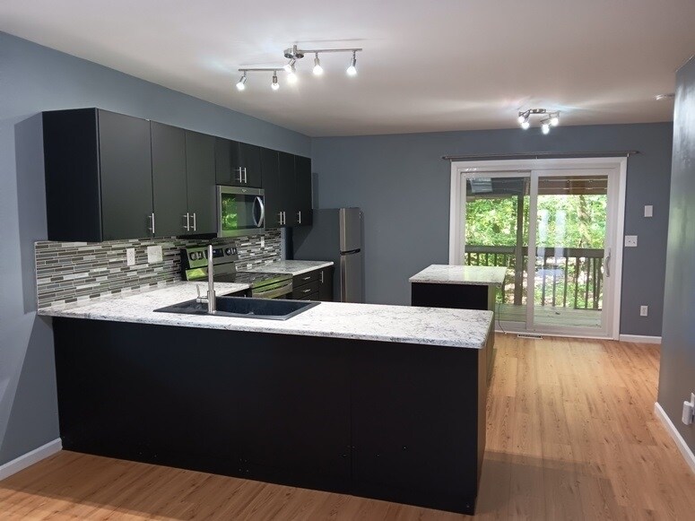 8015 Tiburon Cir in Charlotte, NC - Foto de edificio