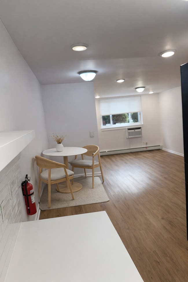 372 Valley St, Unit 1F in South Orange, NJ - Foto de edificio - Building Photo