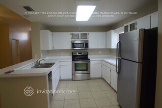 28423 Meadowrush Way in Zephyrhills, FL - Building Photo - Building Photo