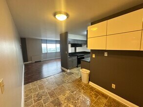 600 E 8th St, Unit 10H in Kansas City, MO - Foto de edificio - Building Photo