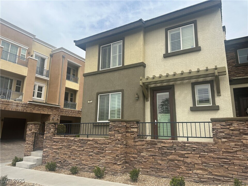 1912 Via Delle Arti in Henderson, NV - Building Photo