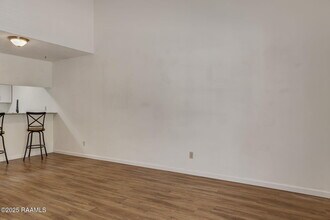 300 Lozes Ave in Lafayette, LA - Building Photo - Building Photo