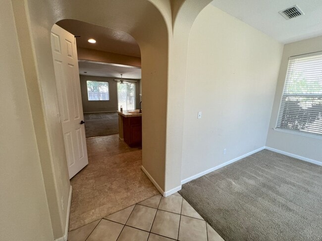 4617 Stuben Ct in Elk Grove, CA - Building Photo - Building Photo